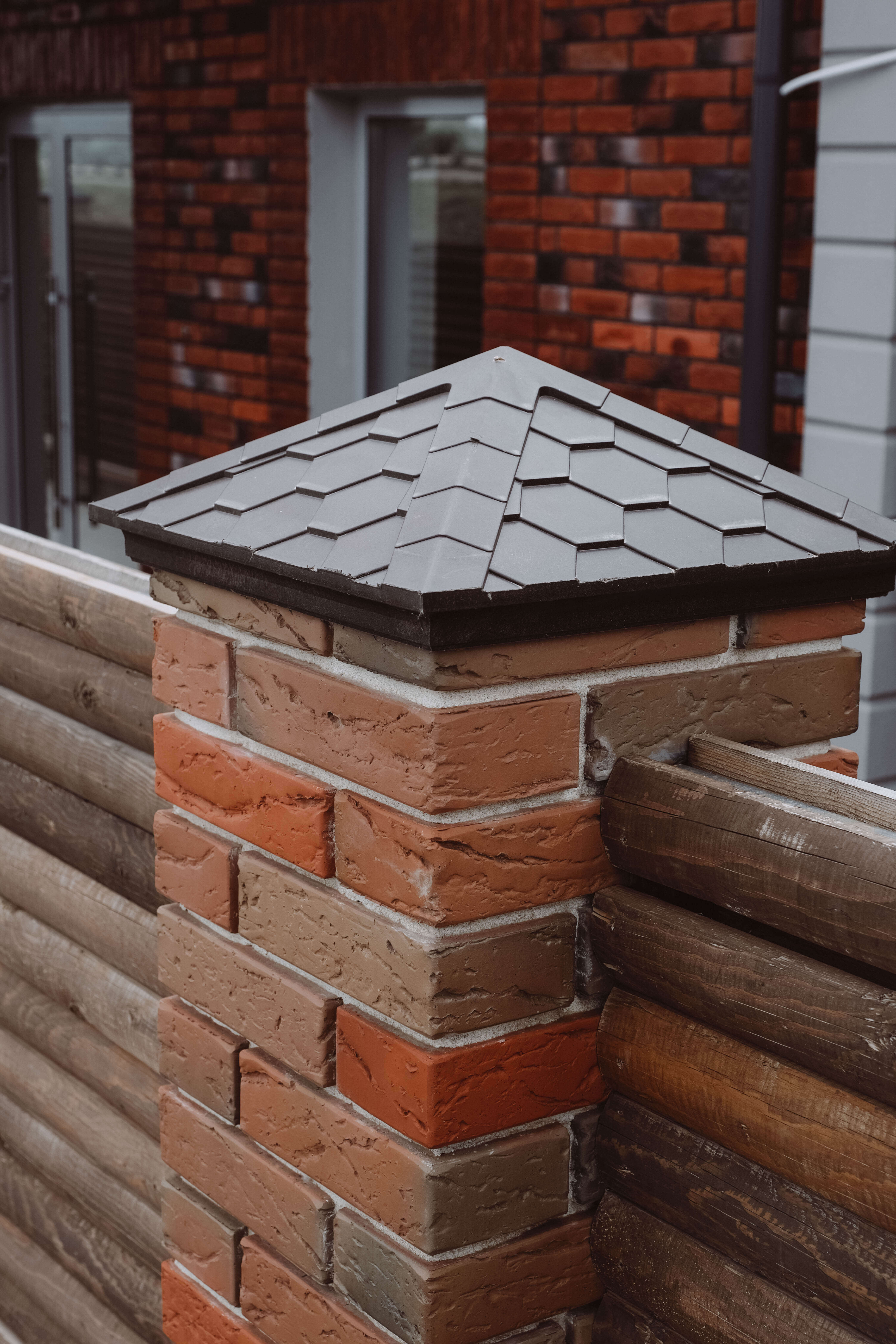 Колпак Zking Эверест Коричневый на столб 1.5х1.5 кирпича (390х390мм) в Оренбурге фото