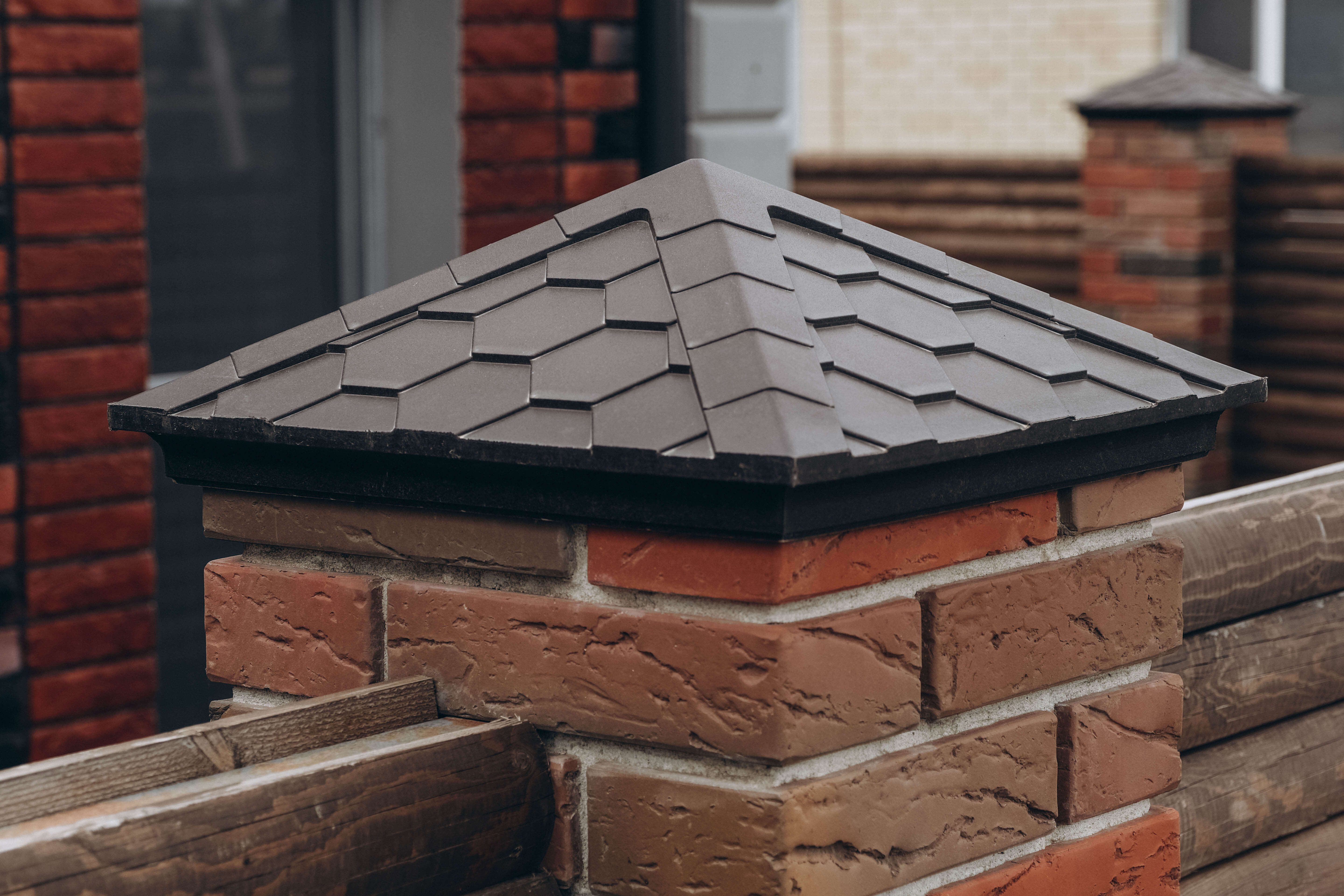 Колпак Zking Эверест Коричневый на столб 1.5х1.5 кирпича (390х390мм) в Оренбурге фото